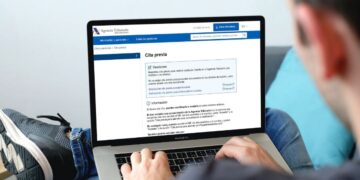 Solicitar cita previa Agencia Tributaria./ Foto de Canva