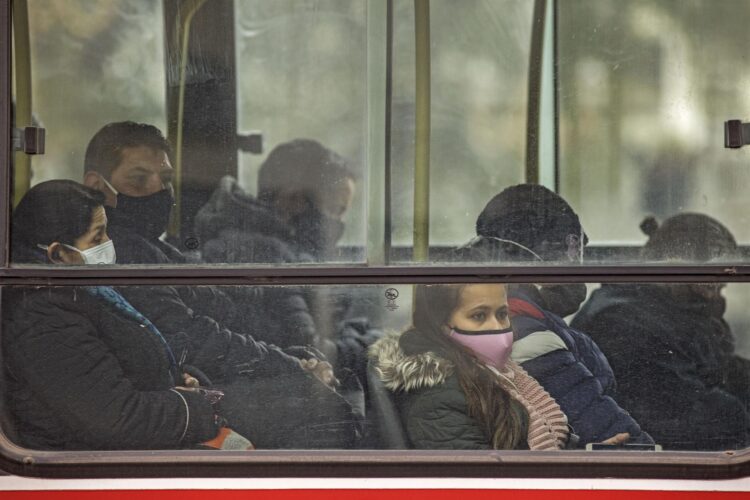 Usuarios de un autobús - Coronavirus Argentina
