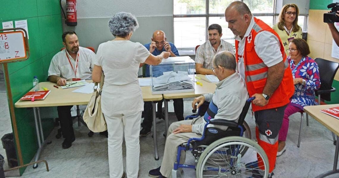 Cruz Roja acompañará a votar a personas con problemas de movilidad