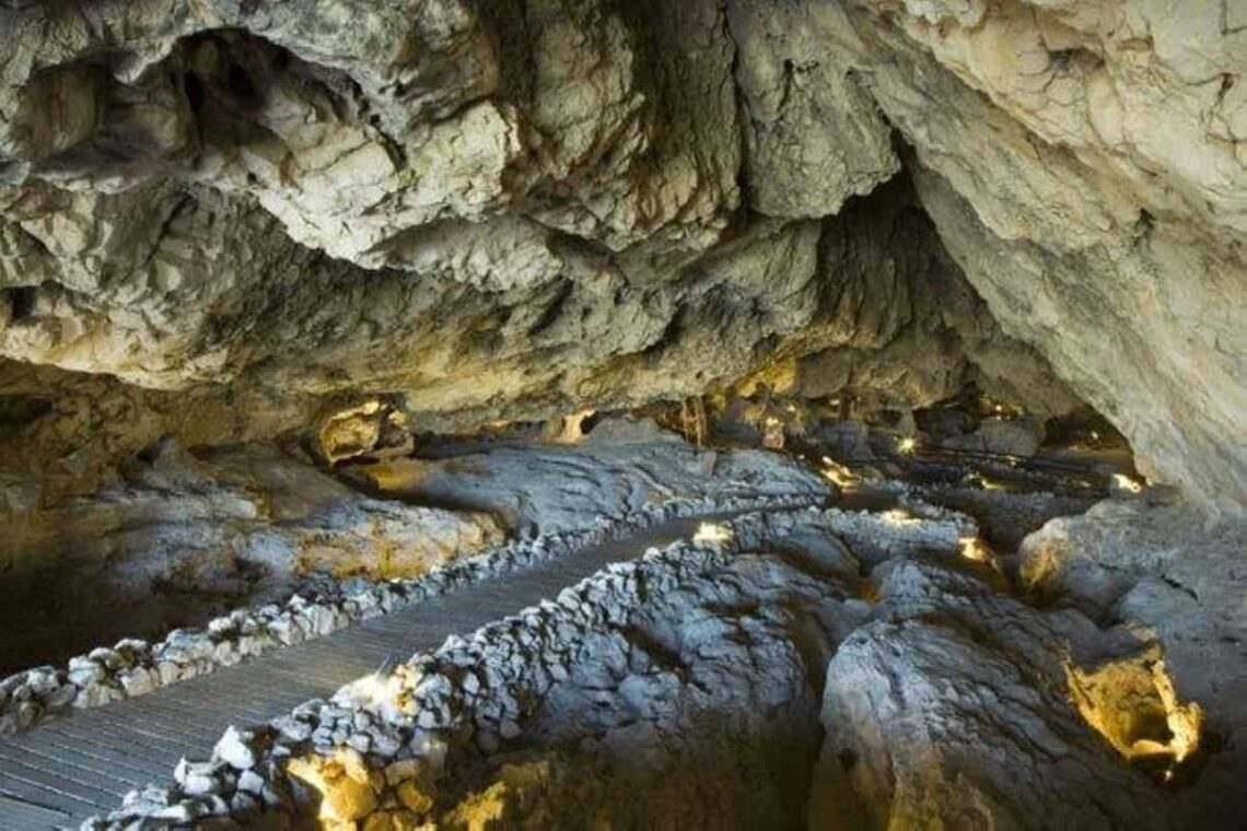 Cueva de las Ventanas Piñar