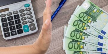 Cuidado al cobrar premios si tienes una pension no contributiva