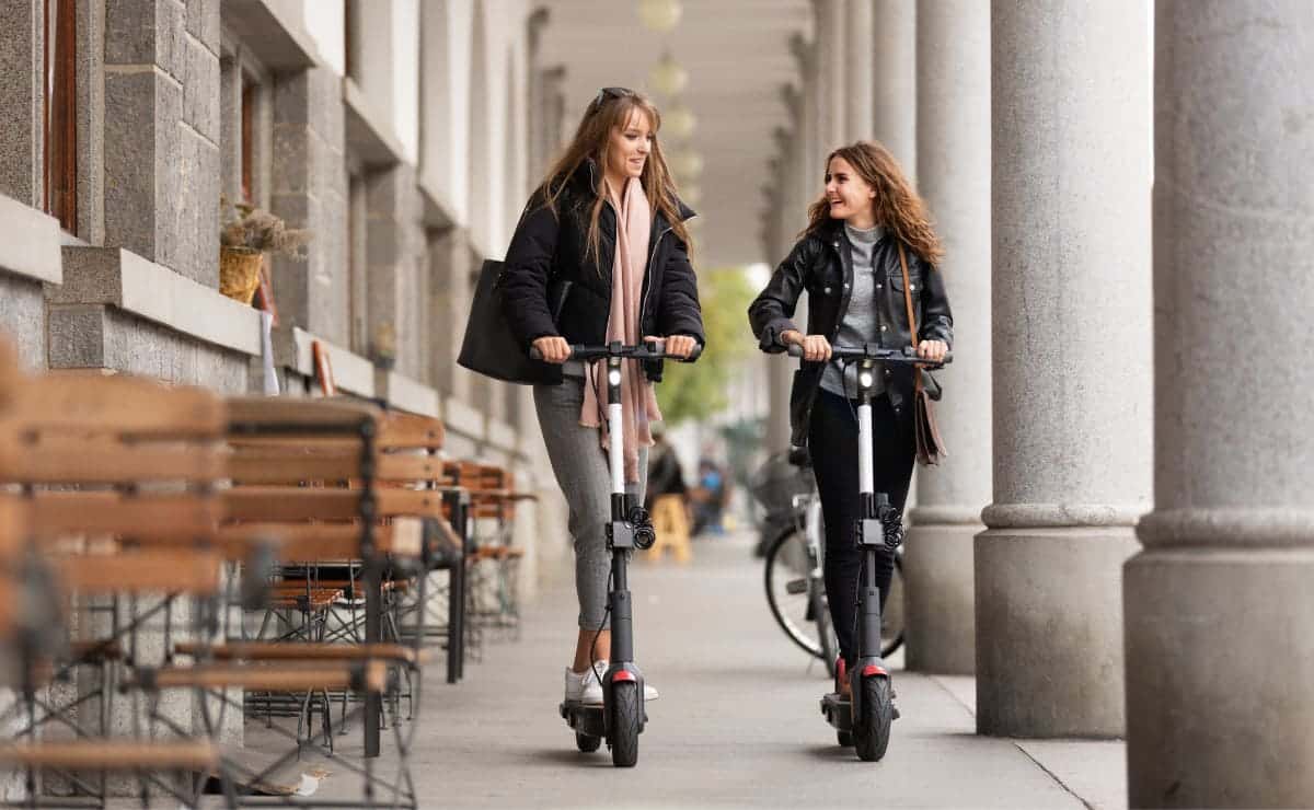 Infracciones de la DGT al conducir patinete eléctrico