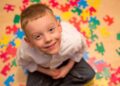 Niño con autismo