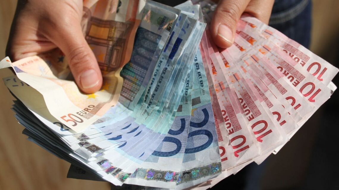 Descenso del uso de dinero en efectivo