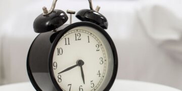 Dormir más de 8 horas afecta salud