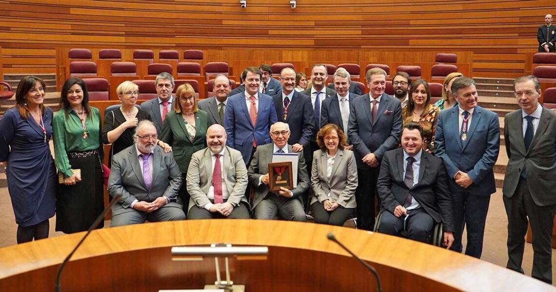 El CERMI en Castilla y León recibe el máximo reconocimiento de la Comunidad, su Medalla de Oro de las Corte