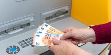 Ingreso Mínimo Vital, dinero, euros, entidad bancaria, banco