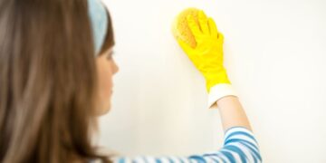 Elimina las manchas de la pared con bicarbonato de sodio