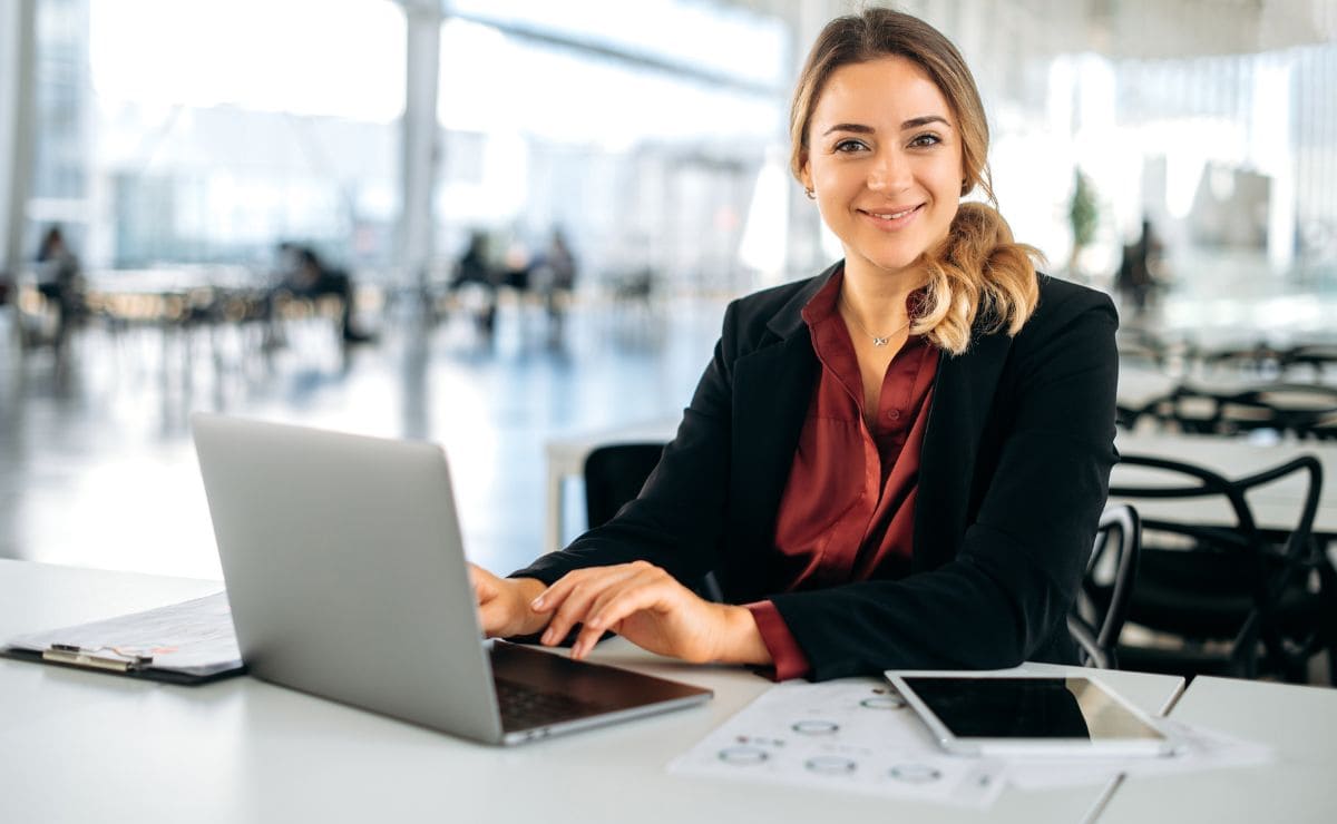 Empleo de Administrativos en Andalucía./ Licencia Adobe Stock