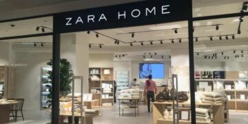 En Zara Home puedes encontrar este espejo en oferta