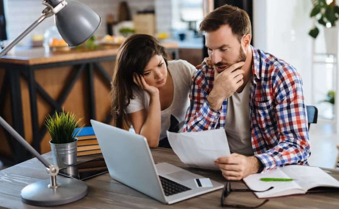 Estafa sobre el cheque de 200 euros Agencia Tributaria Guardia Civil