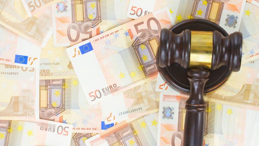 ¿Quién hereda el dinero de una cuenta bancaria si no hay testamento?