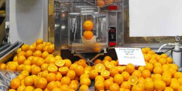 Jugo de naranja natural o de máquina: ¿Por qué uno es más saludable que el otro?