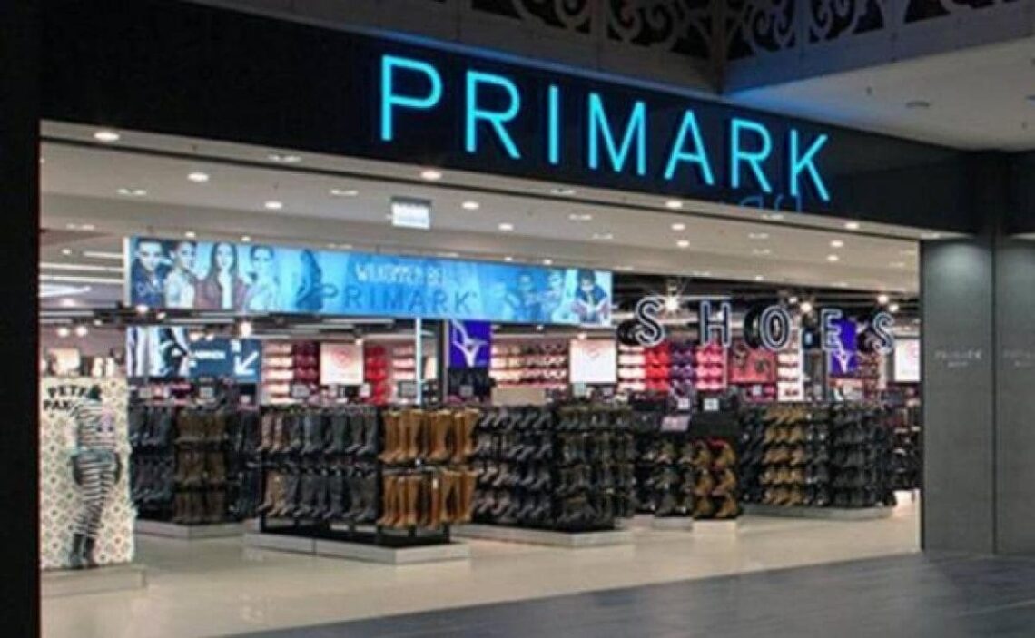 Primark tiene el clon perfecto de estas populares zapatillas con plataforma por solo 12 euros