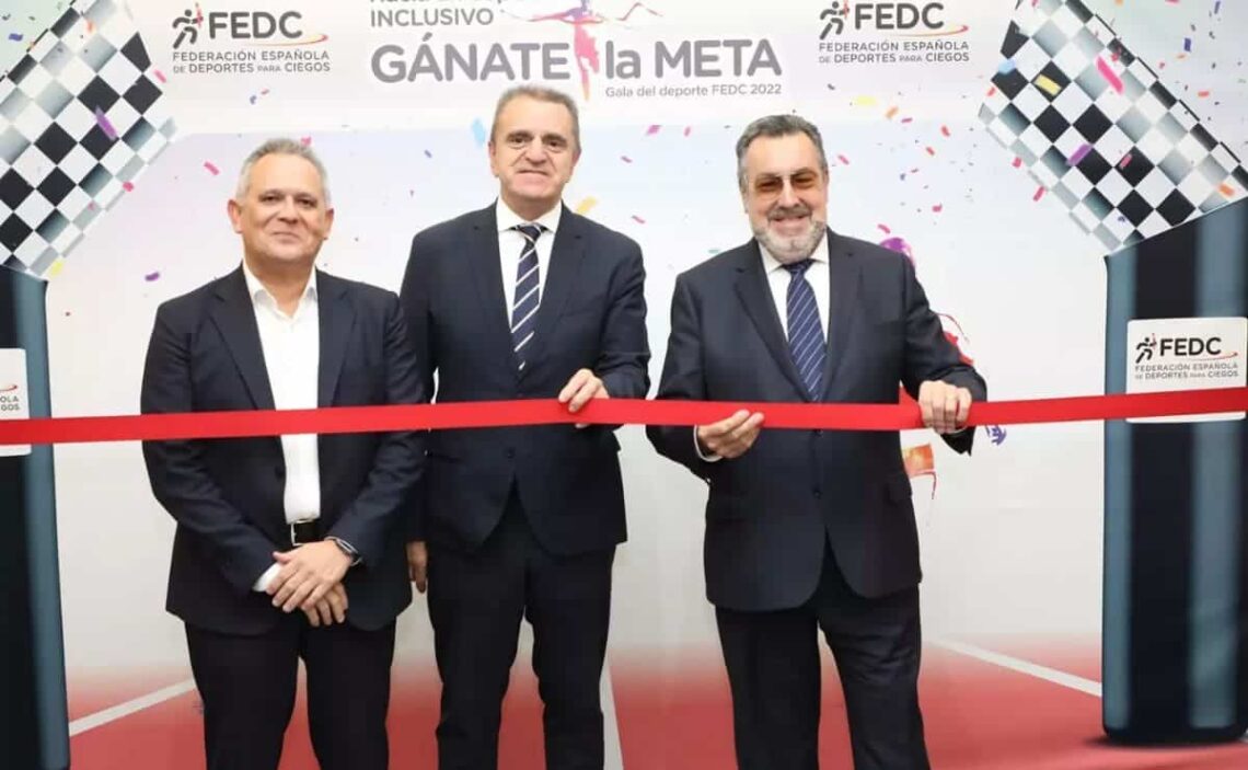 La FEDC homenajea a deportistas, técnicos, periodistas y entidades en su gala anual