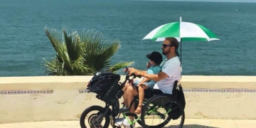 Francisco Zuasti con su batec e hijo