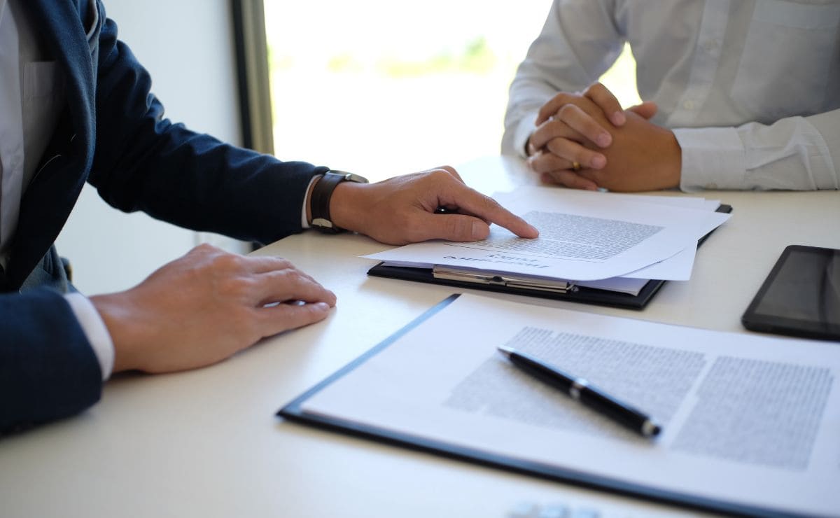 Documentos para presentar la Declaración de la Renta en Hacienda./ Licencia Adobe Stock