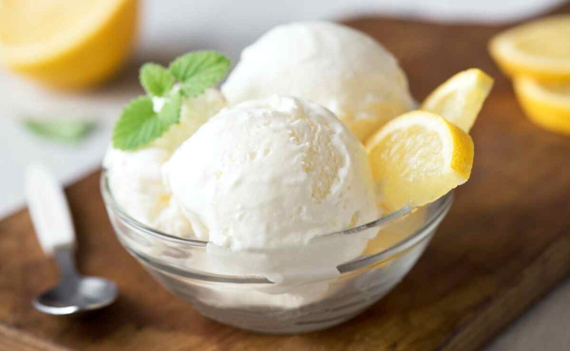 Helado de jugo de limón para el verano