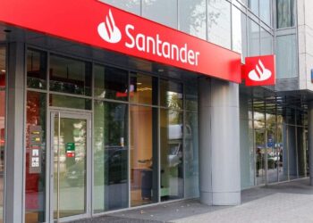 Hipoteca Banco Santander./ Licencia Adobe Stock