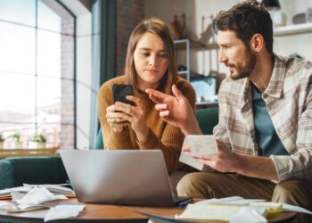 Hipoteca para jóvenes de Banco Santander./ Licencia Adobe Stock