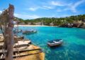 Playa cristalina situada en Ibiza, uno de los destinos más demandados en materia de turismo en España