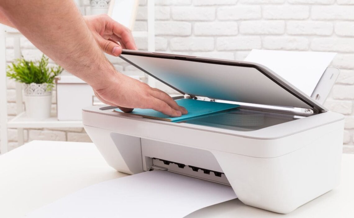 Por menos de 50 euros puedes tener esta impresora con escáner de HP, y  tiene todo lo que necesitas