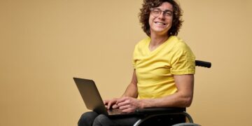 Cotización a la Seguridad Social para incapacidad permanente./ Licencia Adobe Stock