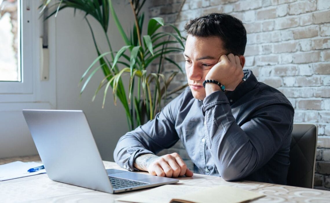 Incapacidad permanente por hipersomnio./ Licencia Adobe Stock