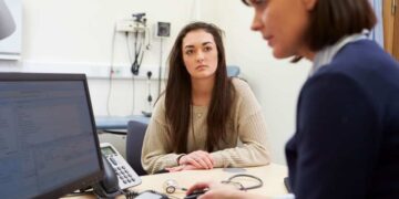 Prórroga de la baja laboral por incapacidad temporal./ Licencia Adobe Stock