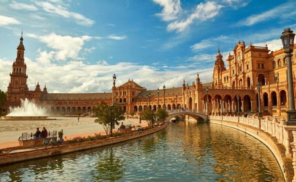 Jardines y patio España