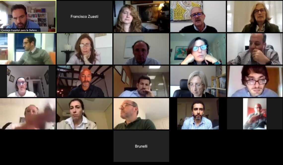 Jesús Celada atiende a las entidades miembros del CEDDD