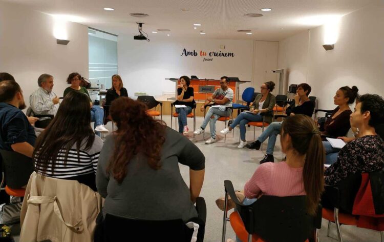 Personas reunidas en las jornadas