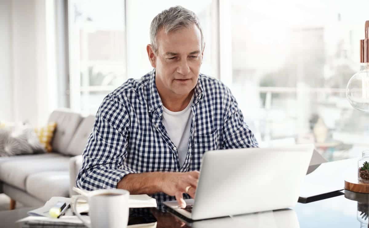 Jornadas laborales y jubilación en España./ Licencia Adobe Stock