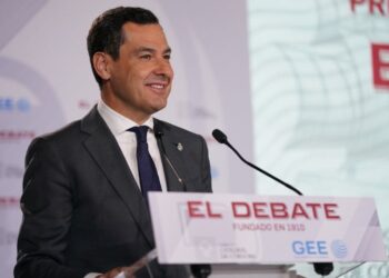 Juanma Moreno Cheque ayuda Andalucía