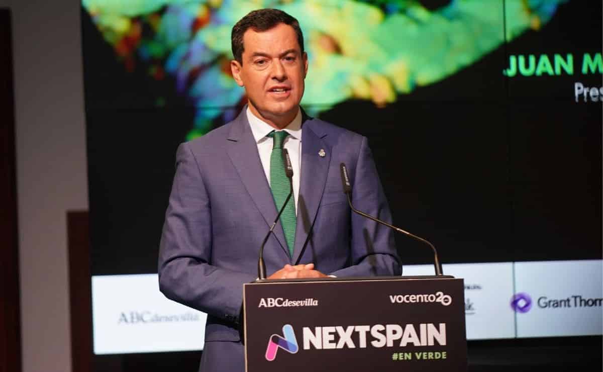 Juanma Moreno anuncia la supresión del impuesto de patrimonio./ Foto de la cuenta de Twitter de la Junta de Andalucía