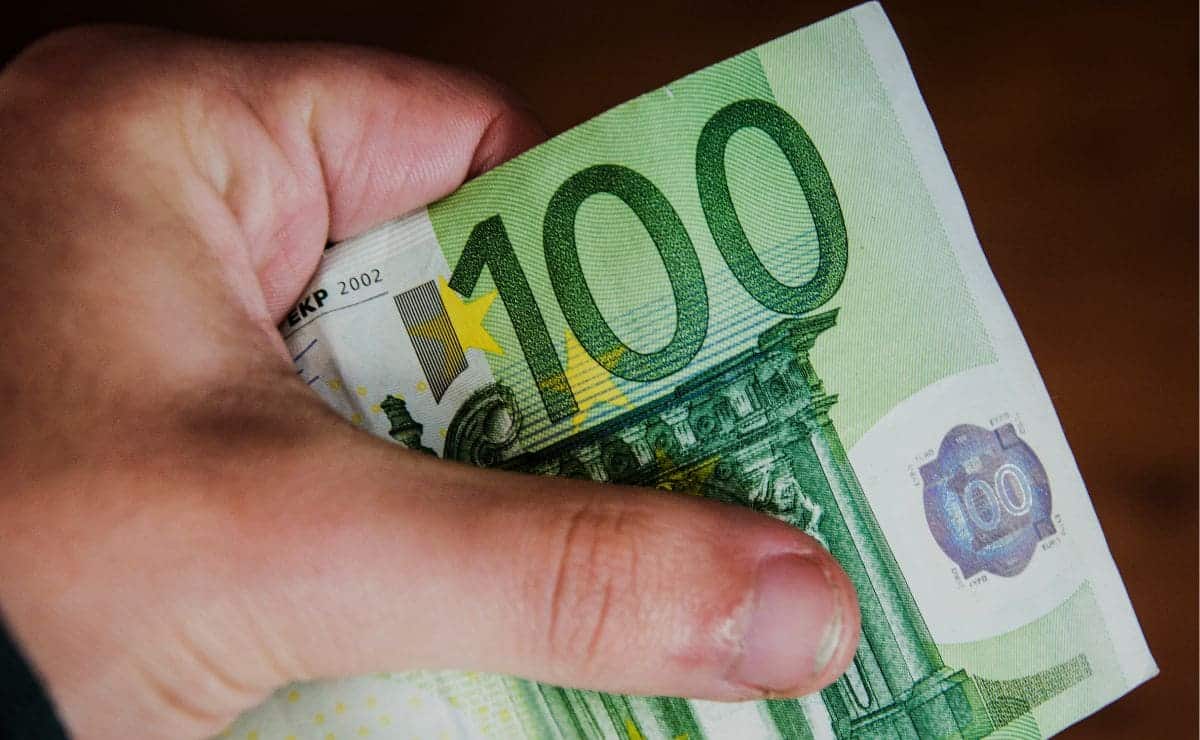 Aumento de 100 euros en la pensión de jubilación./ Foto de Canva