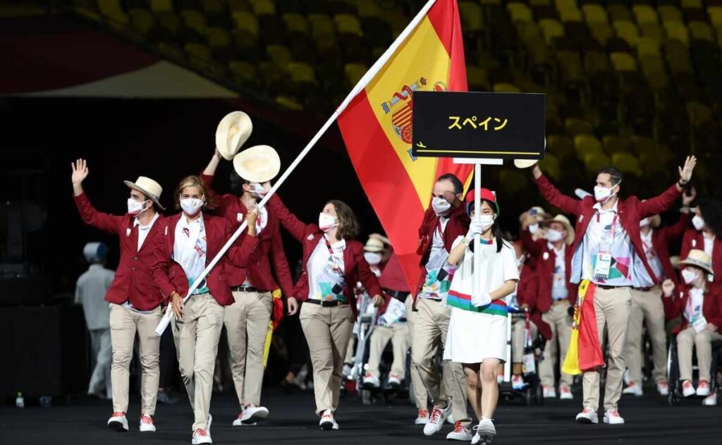 España durante la ceremonia inaugural de los Juegos Paralímpicos de Tokio 2020