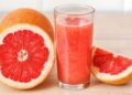 Jugo de frutas pomelo