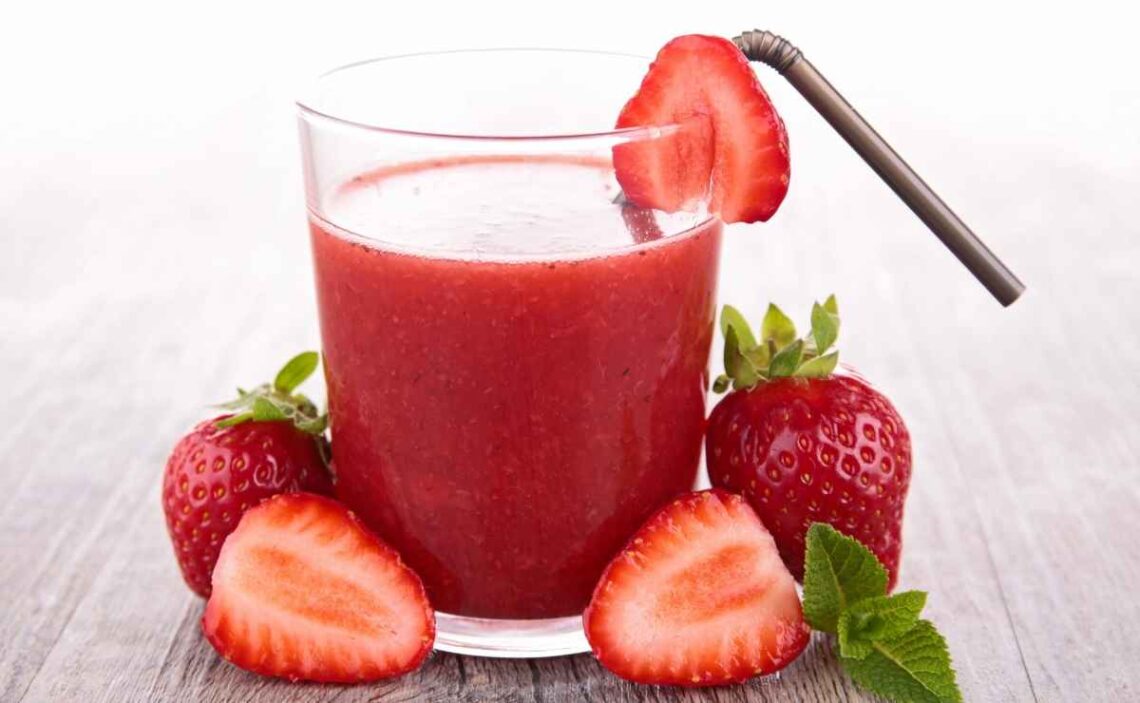 Jugo de fresa para combatir la gripe