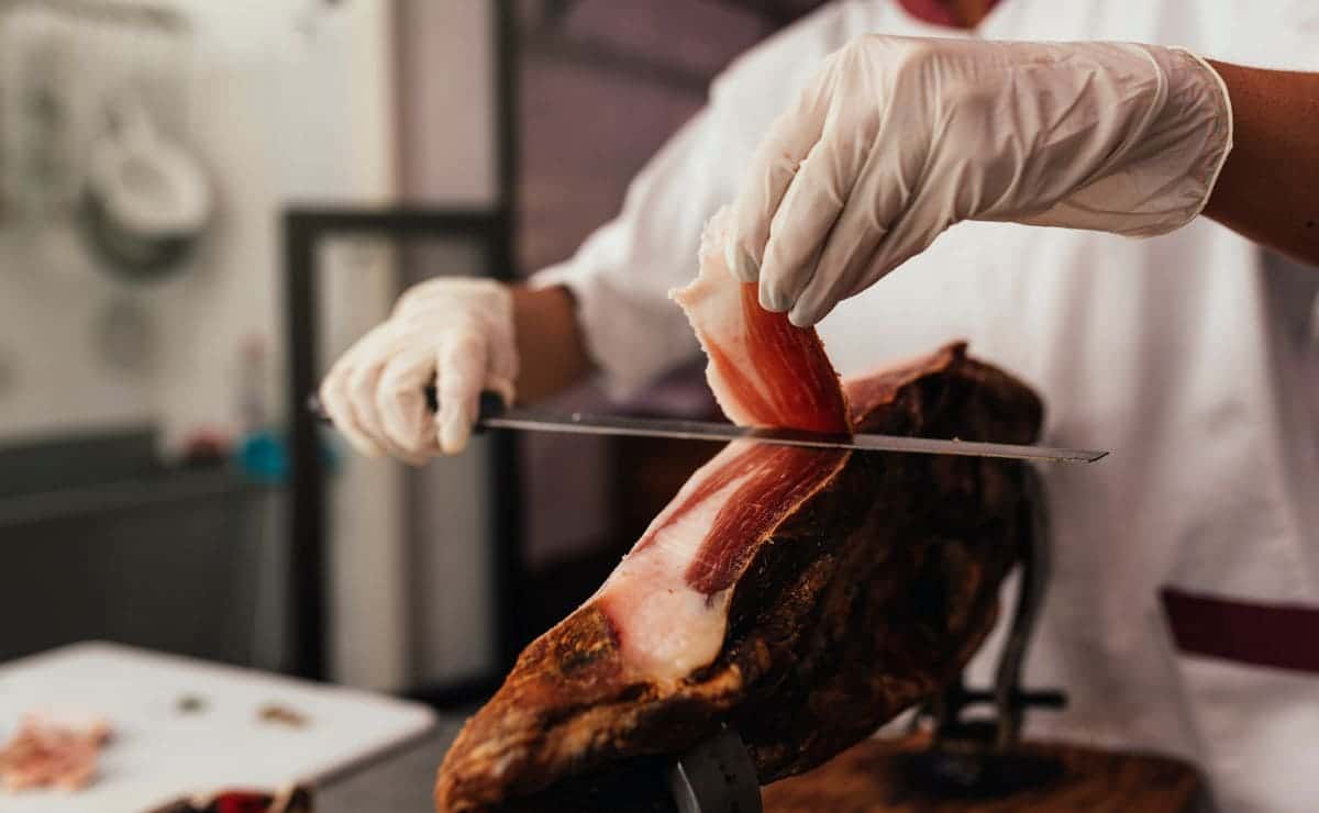 La OCU recomienda el jamón ibérico de Alcampo