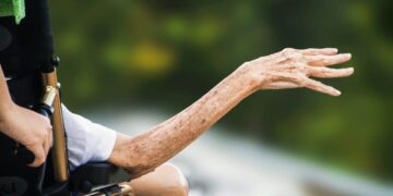 Persona mayor con discapacidad