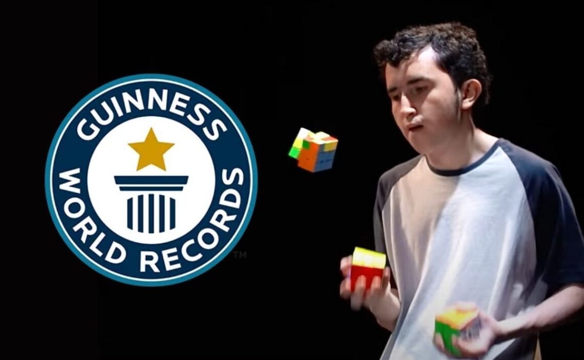 Libro Guinness Record cubo Rubik