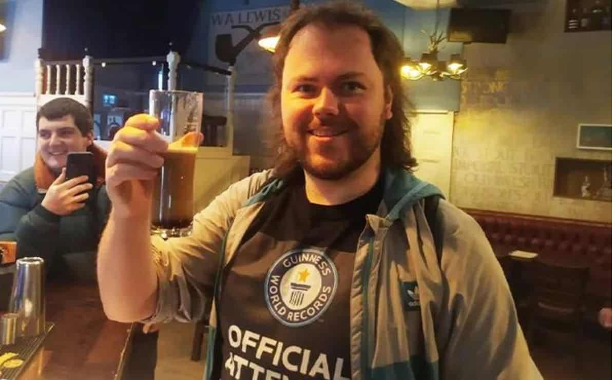 Tuvo que visitar muchos bares para entrar en el Libro Guinness