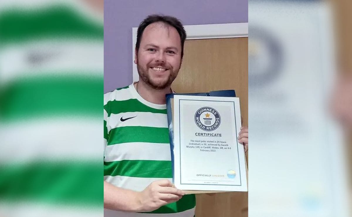 Gareth Murphy porta feliz su título de Libro Guinness de récords mundiales