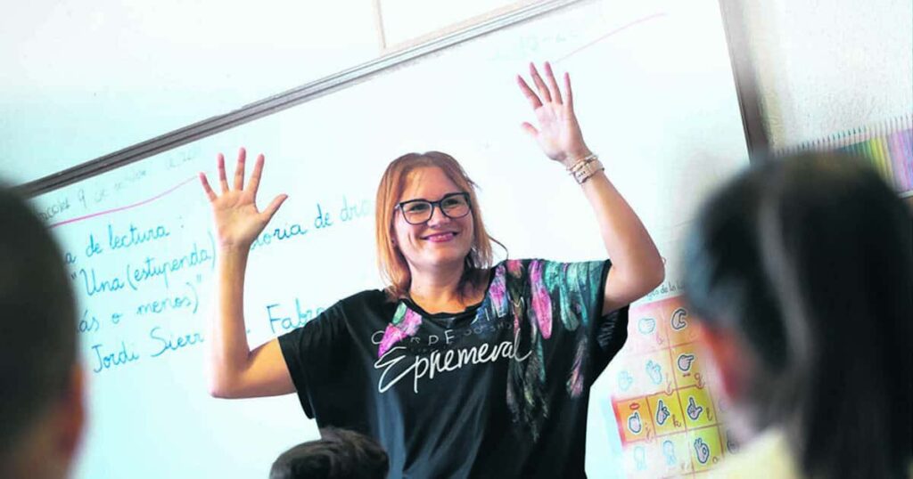 Lidia Domínguez dando clase