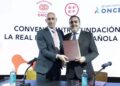 Luis Rubiales y Miguel Carballeda tras firmar el acuerdo entre la RFEF y el Grupo Social ONCE