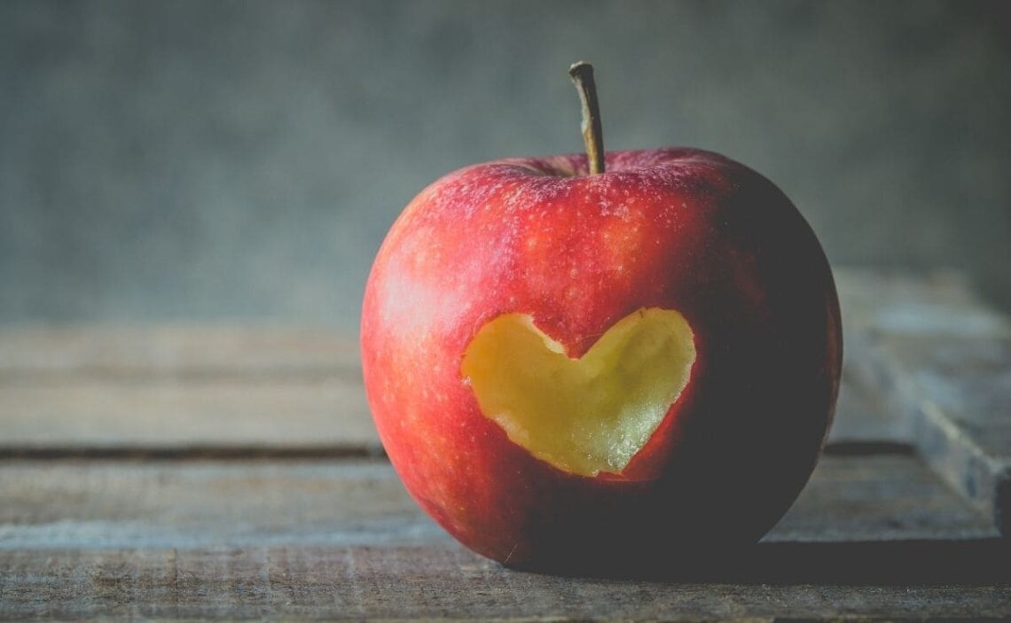 Manzana fruta mejora salud higado