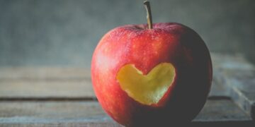 Manzana fruta mejora salud higado