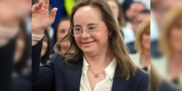 Mar Galcerán se convierte en la primera diputada con síndrome de Down en las Cortes Valencianas