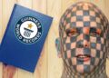 El hombre con más cuadrados tatuados del mundo según el Libro Guinnes de récords mundiales